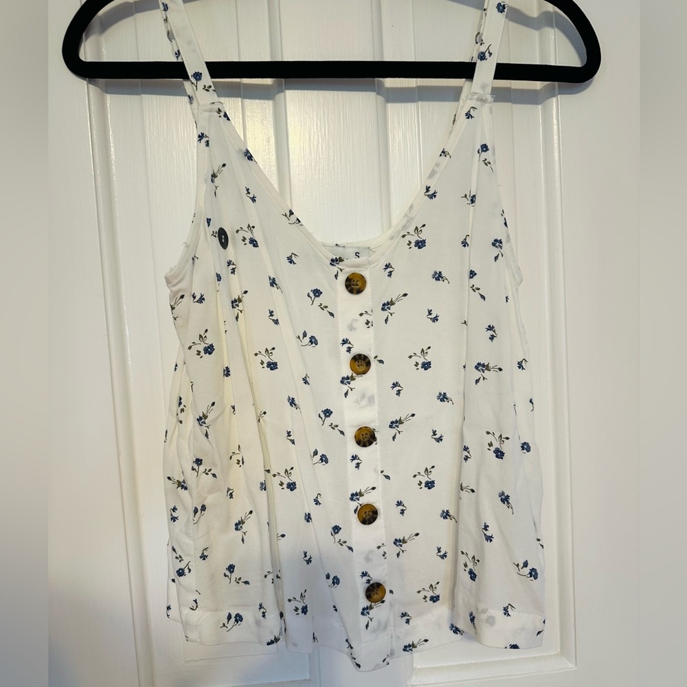 NWT Hollister Floral Tank with Buttons White